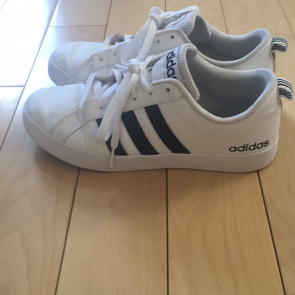 Adidas Neo Pace White and Black Sneakerd